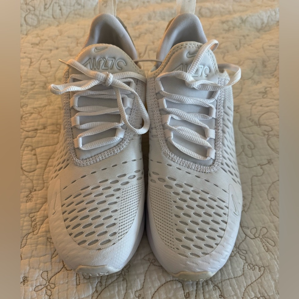 Nike Women's White 270 Air Max Sneakers